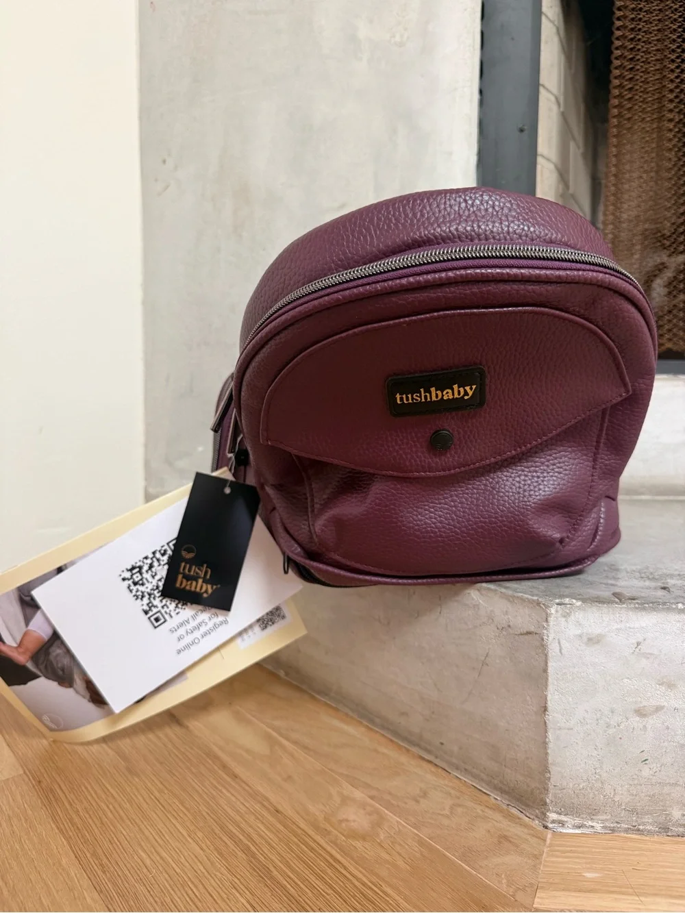 The Tushbaby hip carrier in Mulberry NWT